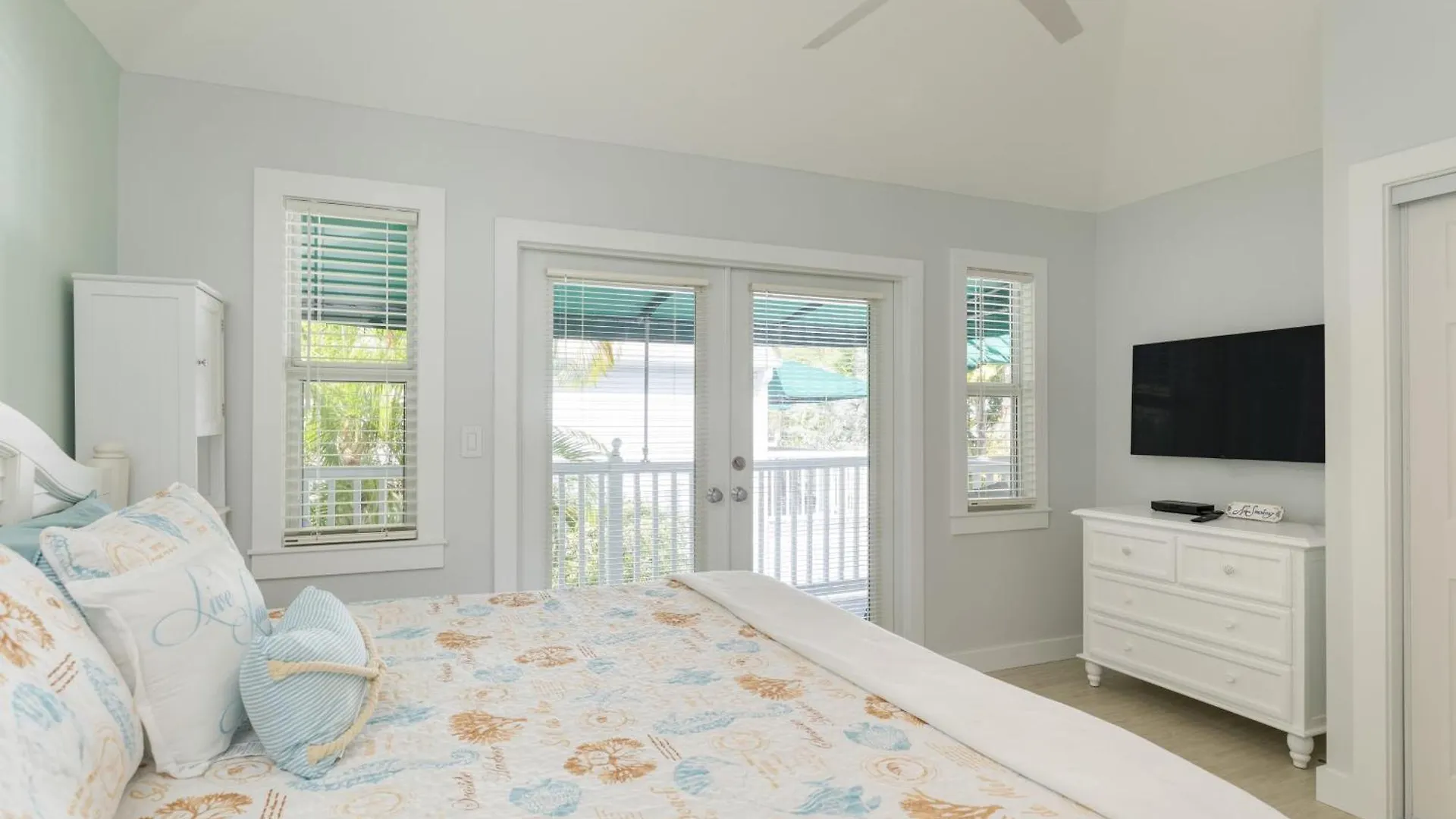 Nyaraló Bahamian Reed By Avantstay Walk To Everything W Community Pool Week Long Stays Only Key West